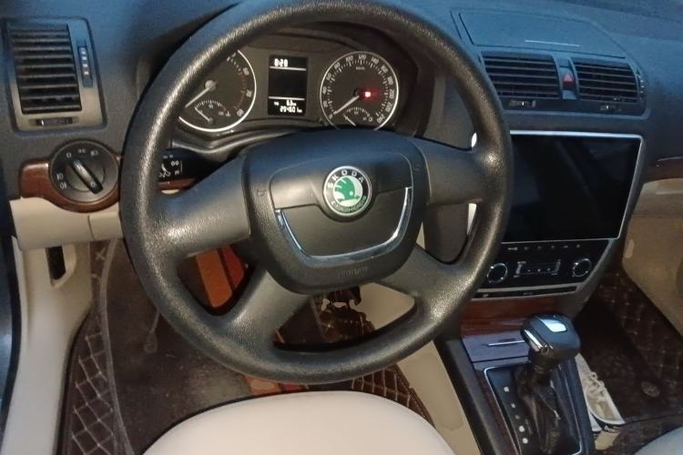 Used Skoda Octavia 2013 1.6L Automatic Yijun Edition Steering Wheel
