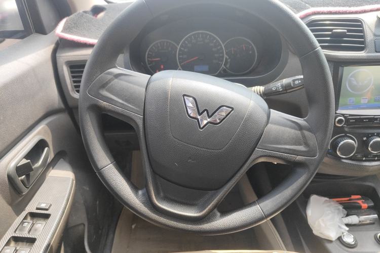 Used Wuling Hongguang 2015 1.5L S Base Model China IV Steering Wheel