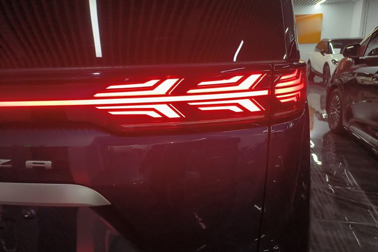 Used Denza D9 2022 DM-i 970 Four-Wheel Drive Flagship Model
