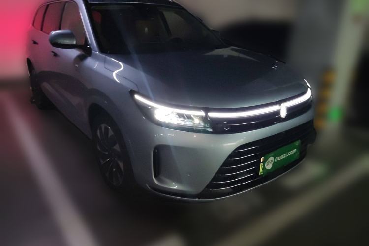 Used Hima AITO M7 2024 1.5T Rear-Drive Plus Version 5 Seats Front Right 45 Deg