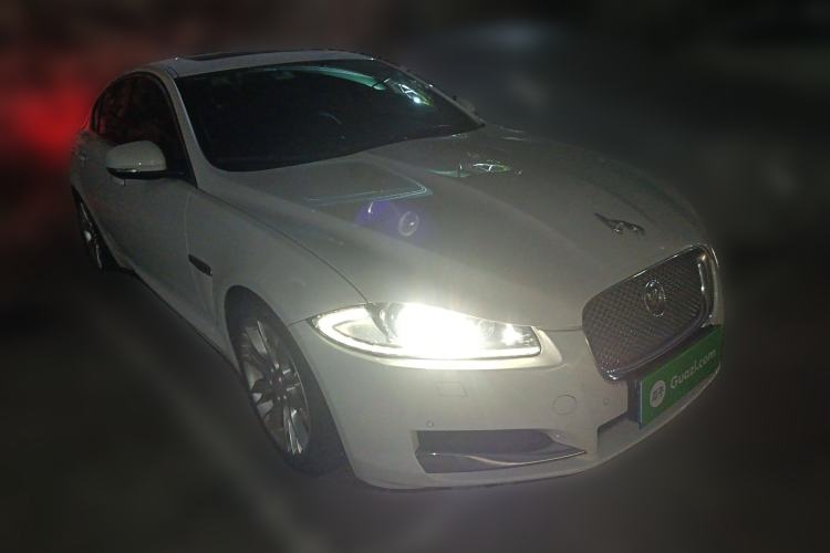 Used Jaguar XF 2014 XF 2.0T Luxury Edition Front Right 45 Deg