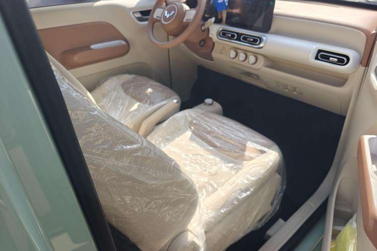 Used Wuling Hongguang MINIEV 2024 3rd Generation 215km Advanced Version