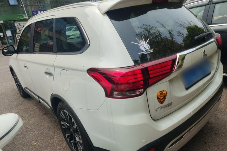 Used Mitsubishi Outlander 2019 2.4L 4x4 Zhi Xiang Edition 7 Seats China VI Standard Rear Left 45 Deg