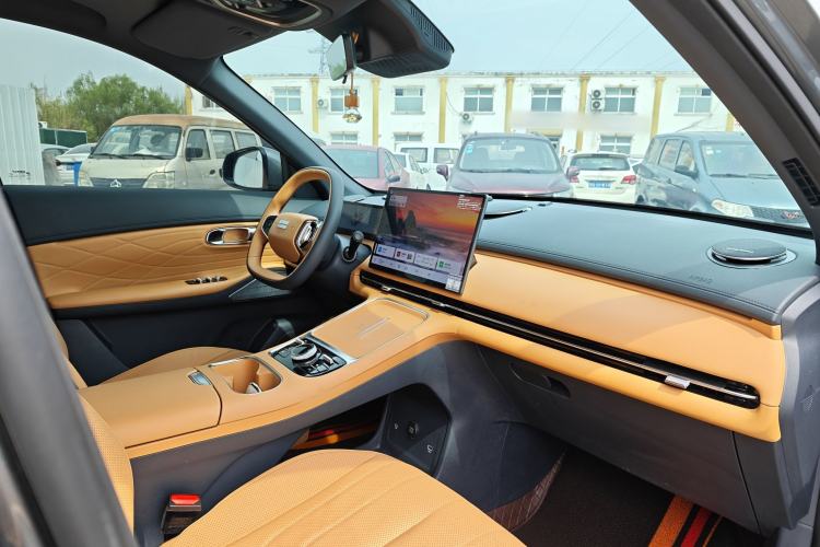 Used Geely Galaxy Xingjian 7 EM-i 2025 120km Exploration+ Version Interior 3