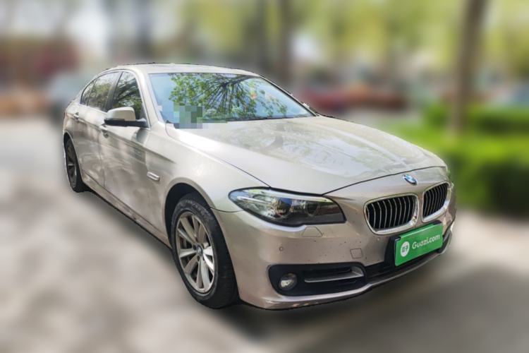 Used BMW 5 Series 2014 520Li Elegant Model Front Right 45 Deg
