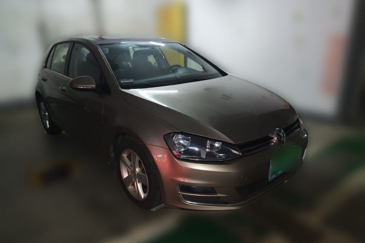 Used Volkswagen Golf 2014 1.4TSI Automatic Comfort Model Front Right 45 Deg