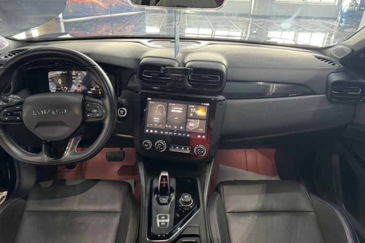 Used Lynk & Co 03 2022 2.0TD DCT JingPro Interior 3