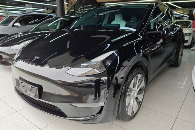 Used Tesla Model Y 2022 Long-Range All-Wheel-Drive Version