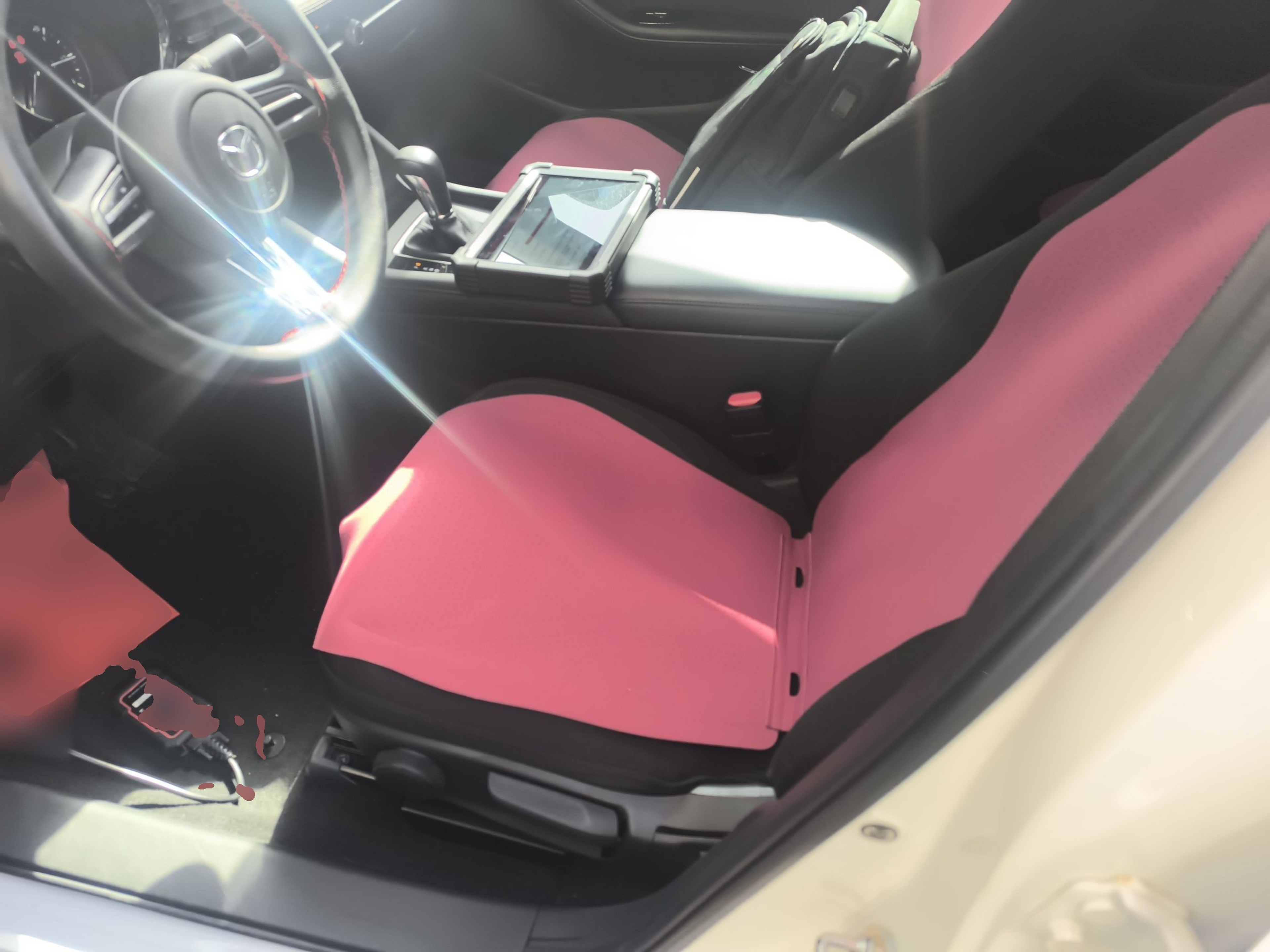 المقاعد الأمامية داخل السيارة