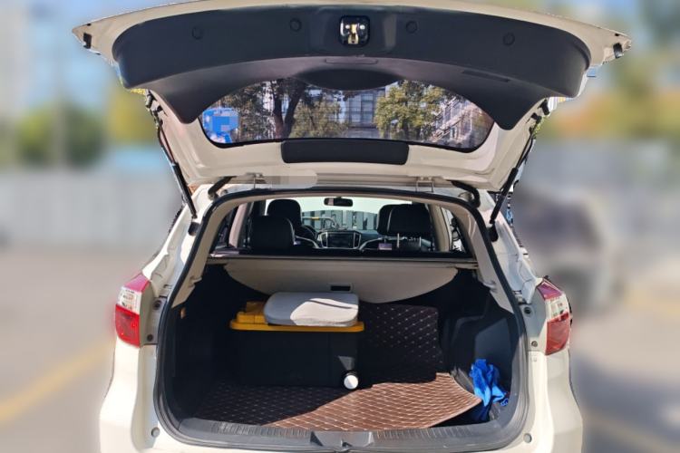 Used Venucia T70 2016 2.0L CVT Smart Choice Edition
