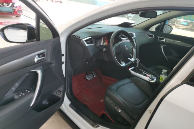 Used DS 6 2014 1.6T Luxury Edition THP200