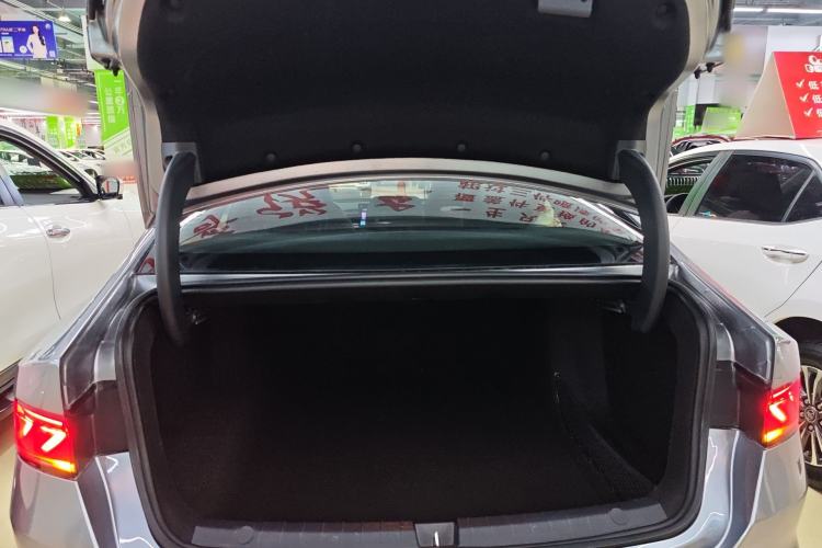 Used BYD Qin PLUS 2024 HONOR Edition DM-i 55KM Leading Model Trunk