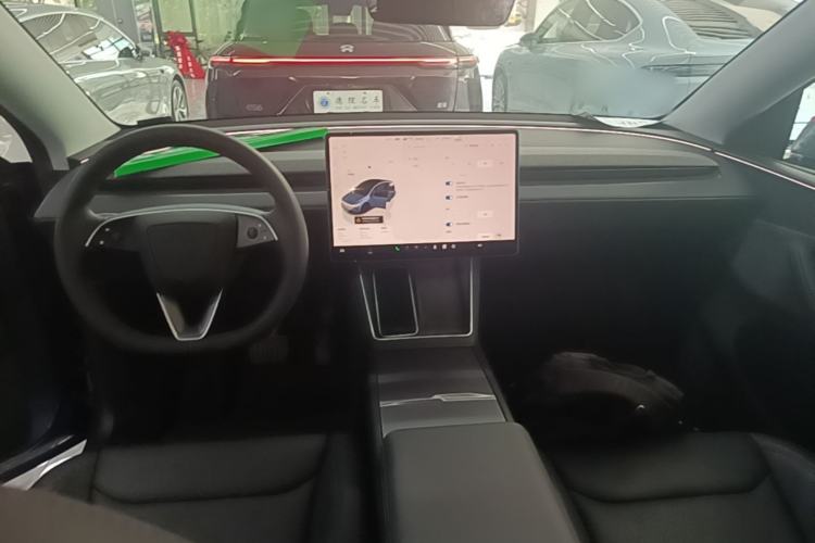 Used Tesla Model Y 2025 Rear-Wheel-Drive Version
