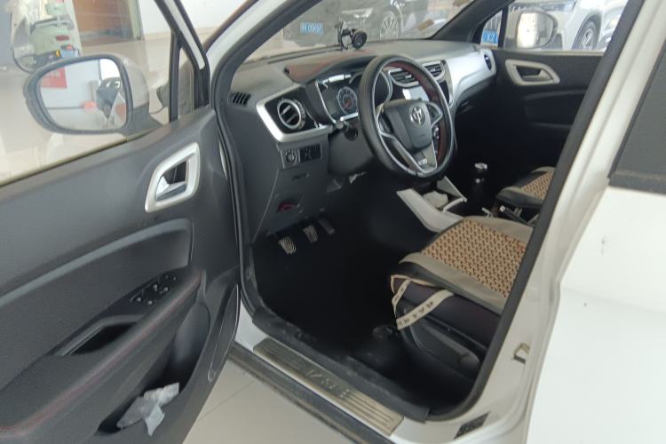 Used Brilliance V3 2015 1.5L Manual Elite Model