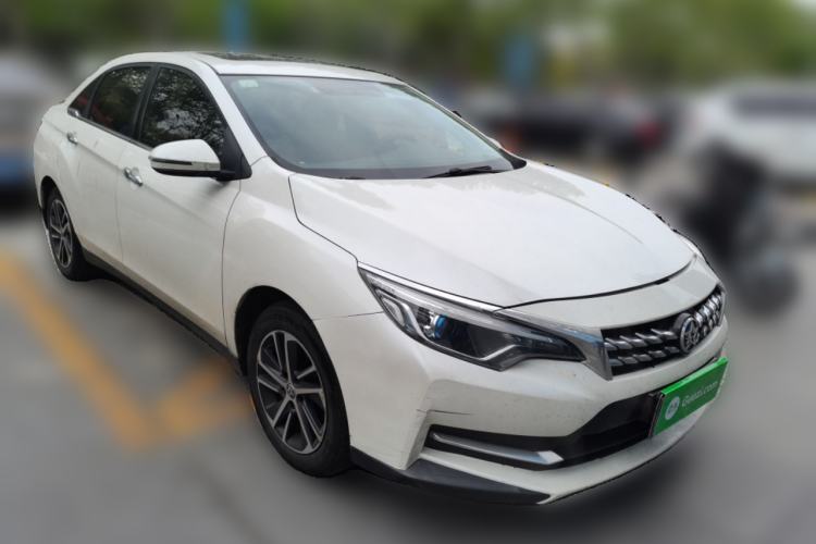 Used Venucia D60 2018 1.6L CVT Smart Connect Elite Edition Front Right 45 Deg