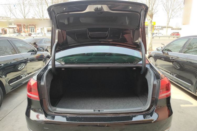 Used Volkswagen Passat 2015 1.8TSI DSG Ultimate Edition Trunk