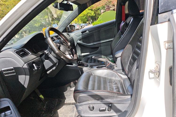 Used Volkswagen Sagitar 2013 2.0 TSI GLI Left Front Seat