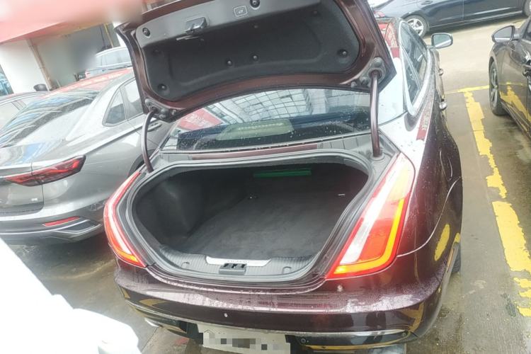 Used Jaguar XJ 2016 XJL 3.0 SC Two-Wheel-Drive Elegant Business Edition Trunk