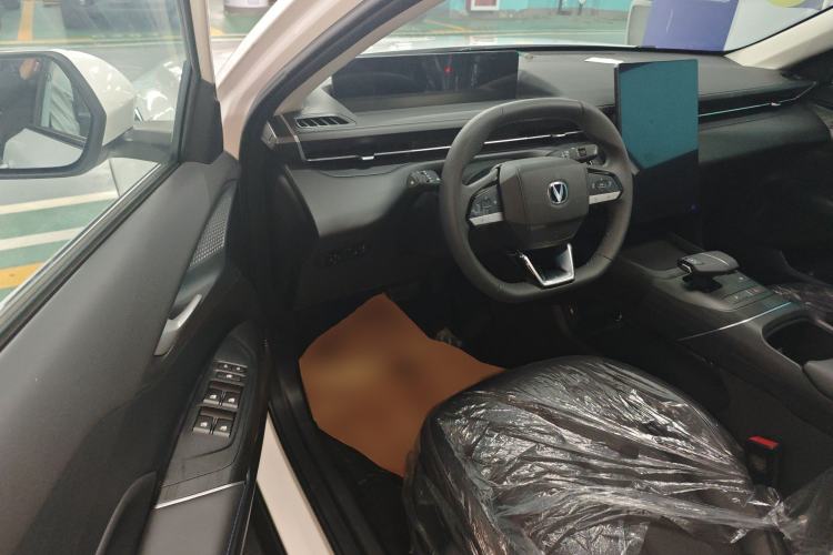 Used CHANGAN Eado 2025 Blue Whale 1.5T 500Bar Prestige Model
