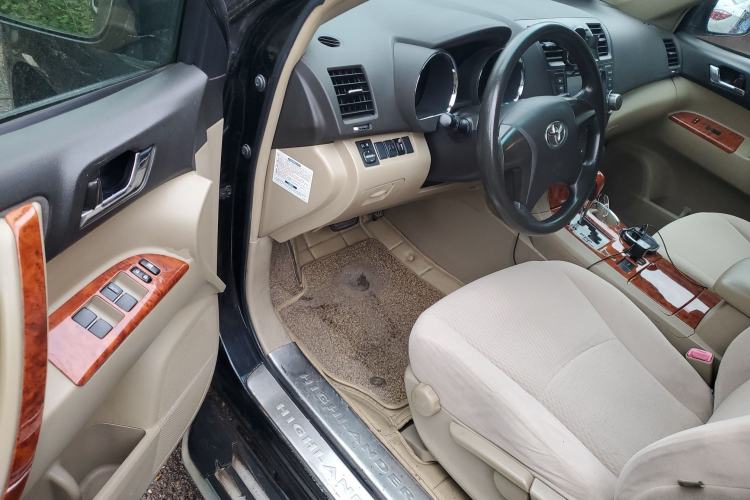 Used Toyota Highlander 2011 2.7L Two-Wheel Drive 7-Seater Elite Edition
