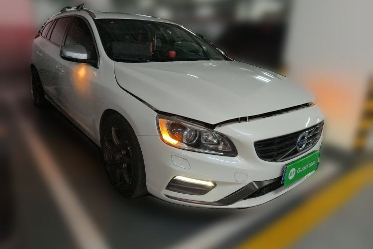 Used Volvo V60 2015 T5 Zhiyi Personalized Sport Edition Front Right 45 Deg