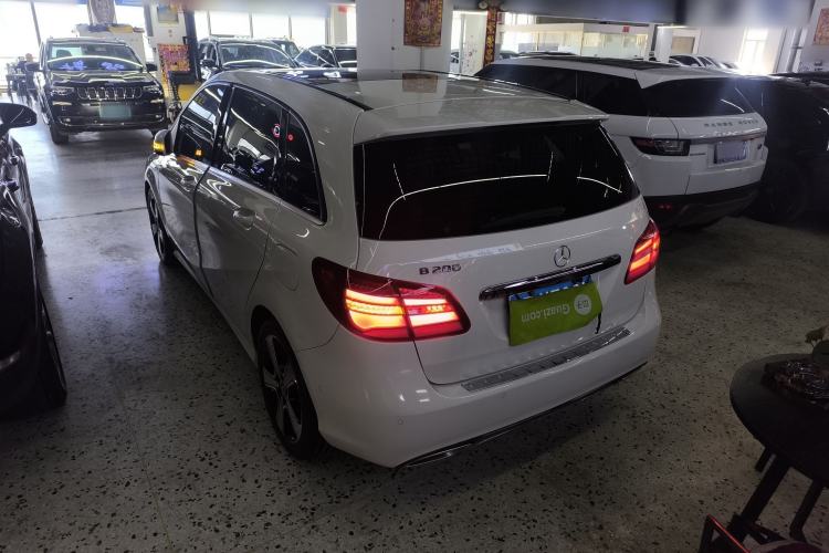 Used Mercedes-Benz B-Class 2017 B 200 Fashion Model
