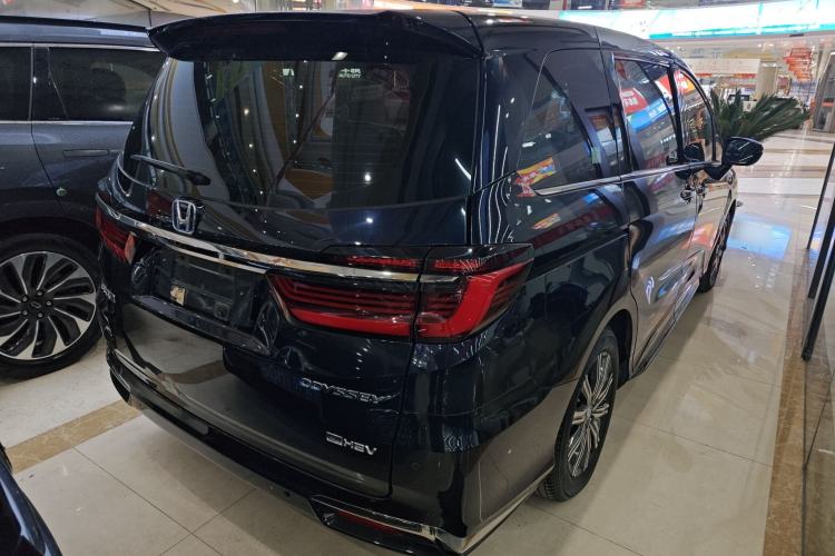 Used Honda Odyssey 2024 2.0L eHEV Sharp & Smart Edition