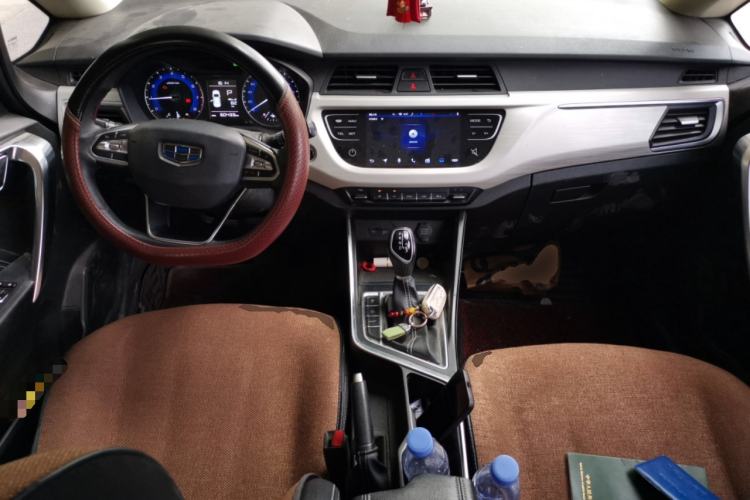 Used Geely Auto Vision X3 2020 1.5L CVT Luxury Model Center Console