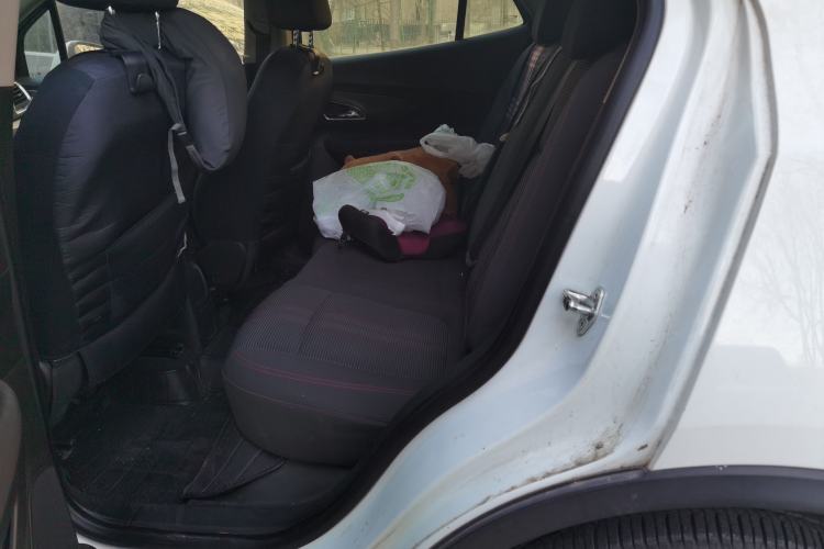 Used Buick Encore 2015 1.4T Automatic Two-Wheel Drive Urban Elite Version
