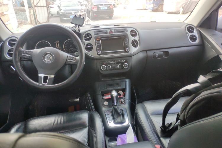 Used Volkswagen Tiguan 2012 2.0 TSI Automatic All-Wheel Drive Elite Edition Center Console