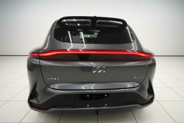 Used IM LS7 2023 100kWh Lux Rear-Drive Version Exterior 4