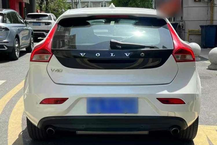 Used Volvo V40 2014 2.0T Zhiya Edition
