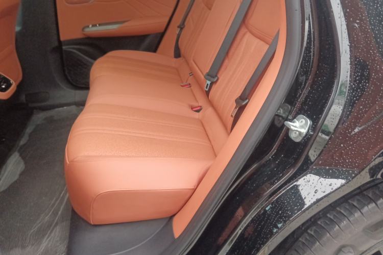 Used Deepal S07 2025 215Max Huawei Qiankun Intelligent Driving ADS SE Range-Extended Version Left Rear Seat