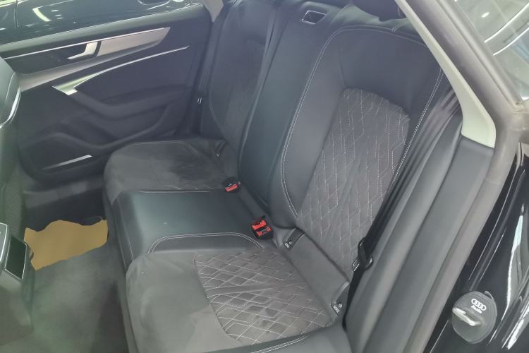 Used Audi A7L 2024 45TFSI quattro S-line Visionary Edition Flow Crystal Package
