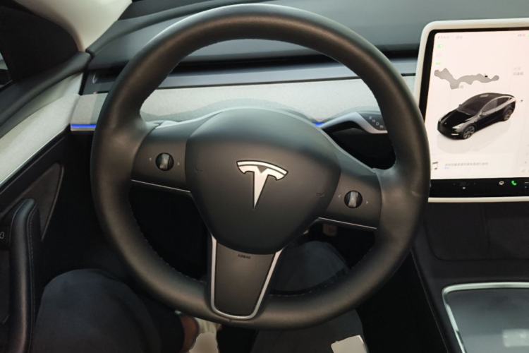 Used Tesla Model Y 2023 Rear-Wheel-Drive Version

