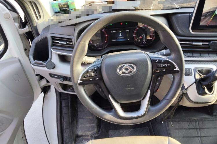 Used SAIC MAXUS Xintu V90 2020 2.0T AMT Yunjie Edition Front-Wheel Drive Rear Single Tire Short Wheelbase Mid-Height 6-Seater Steering Wheel