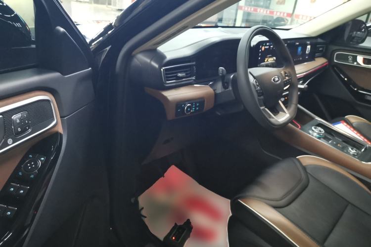 Used Ford Explorer 2023 EcoBoost 285 Four-Wheel Drive Titanium Edition 7-Seater Driver Seat