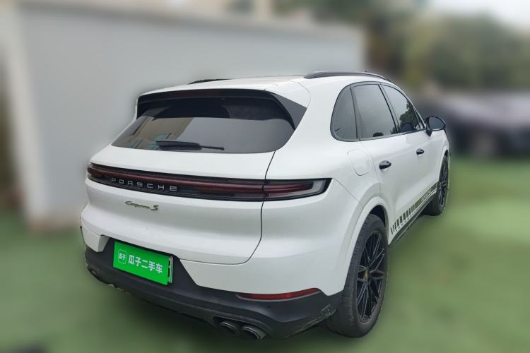 Used Porsche Cayenne E-Hybrid 2024 Cayenne E-Hybrid 2.0T Rear Right 45 Deg