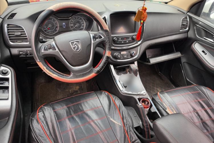 Used Baojun 560 2016 1.8L iAMT Luxury Model Center Console