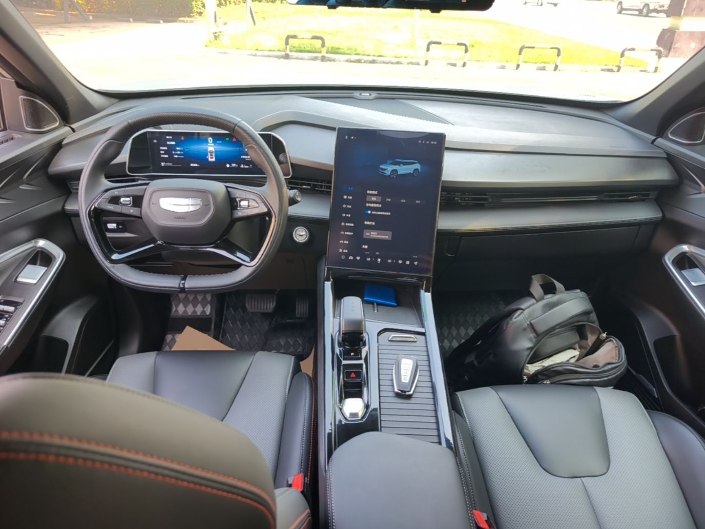Geely Auto Emgrand X7 Sport 2023 Boyue COOL 1.5TD Smart Connect+ — снимка 12