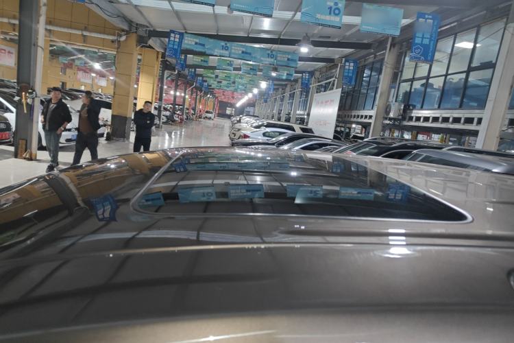 Used Buick GL8 2023 Facelifted Land Cruiser Executive Luxury Version
