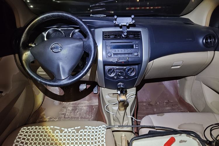 Used Nissan Livina 2013 1.6XE Manual Comfort Edition