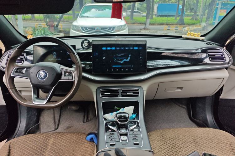 Used BYD Qin PLUS 2023 Champion Edition DM-i 120KM Leading Model Center Console