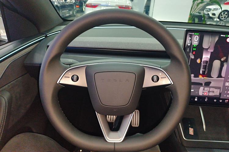 Used Tesla Model Y L 2025 Model Long-Range All-Wheel-Drive Version