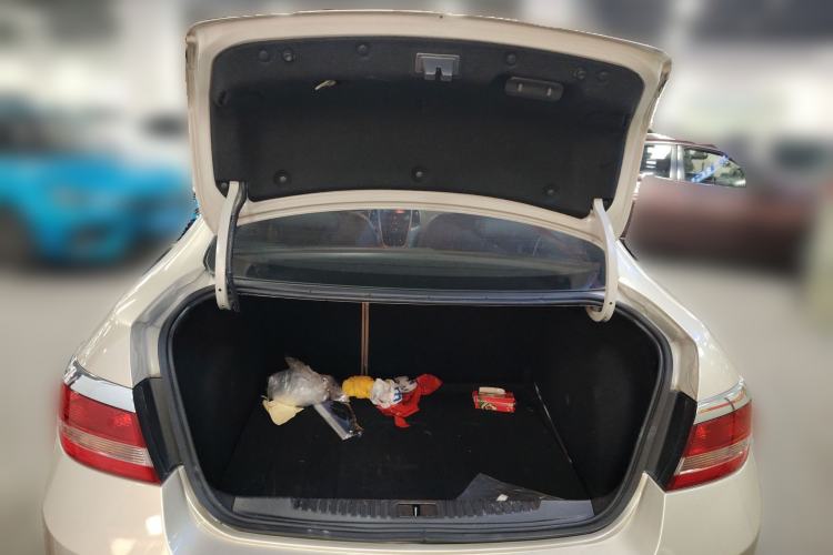 Used Buick GT 2010 GT 1.6L Automatic Fashion Edition Trunk