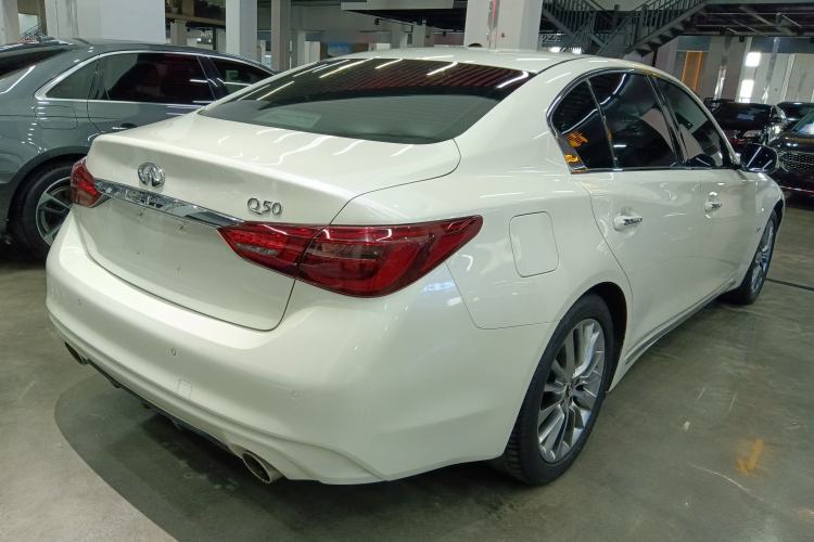 Used Infiniti Q50L 2018 2.0T Enjoyment Version China VI Standard Rear Right 45 Deg