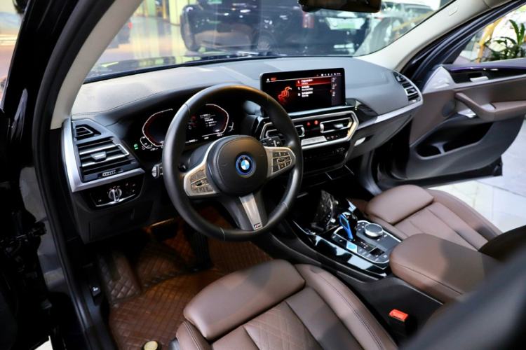Used BMW iX3 2022 Leading Model Interior 8