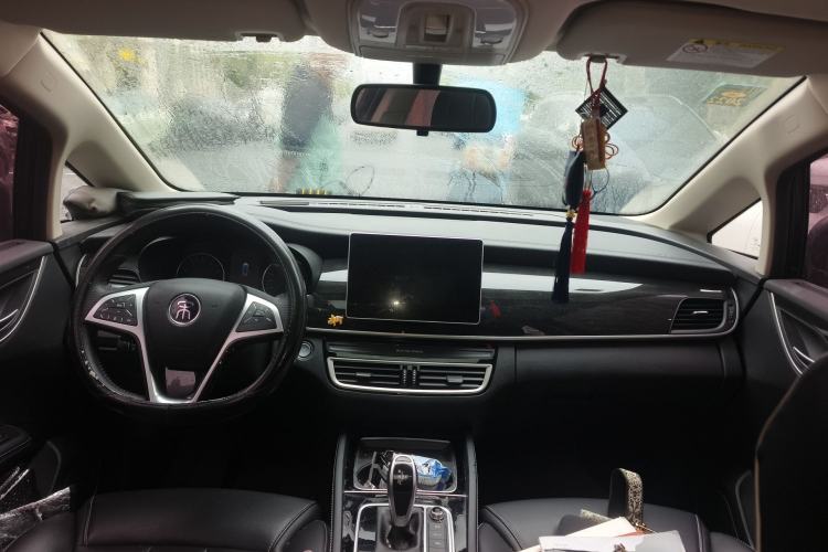 Used BYD Song MAX 2019 1.5T Automatic Smart Connect Ruiyi Sunroof Model 7 Seats China VI Standard Center Console