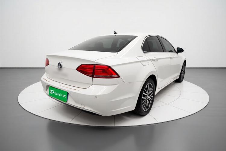 Used Volkswagen Lamando 2015 280TSI DSG Luxury Edition
