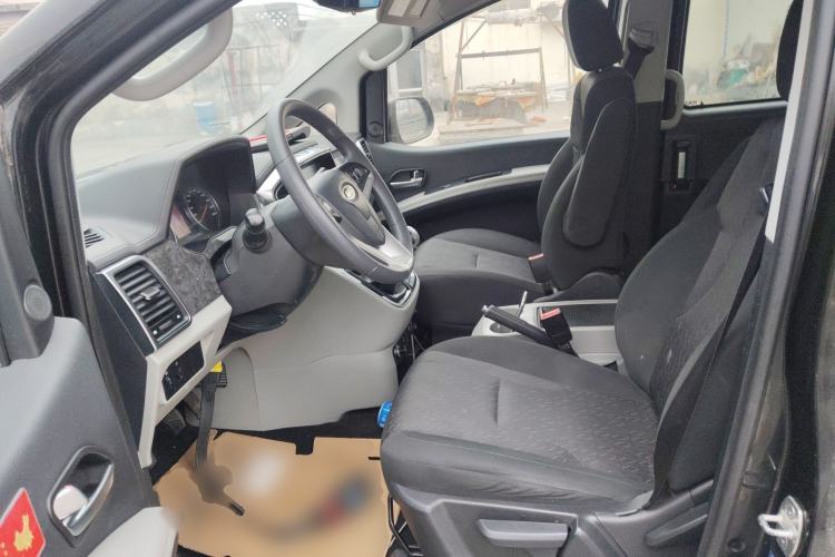 Used JAC Refine M4 2016 2.0L Manual Luxury Version